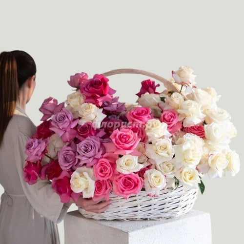LUXURY ROSES IN BASKET