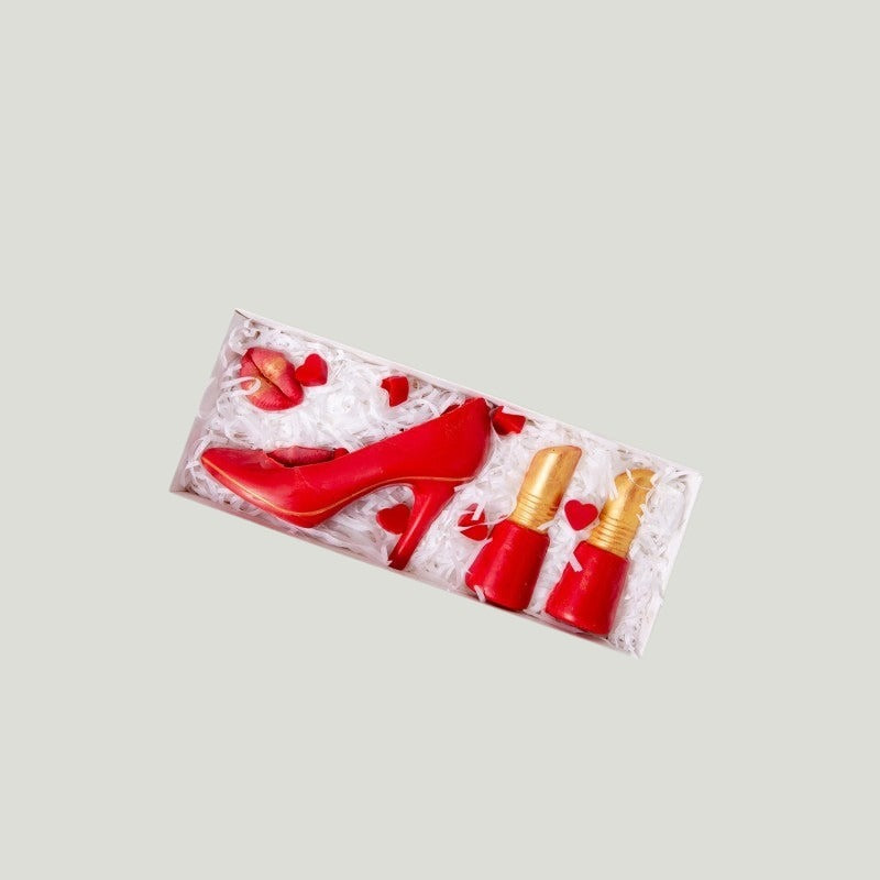 EDIBLE PUMPS AND NAILPAINT