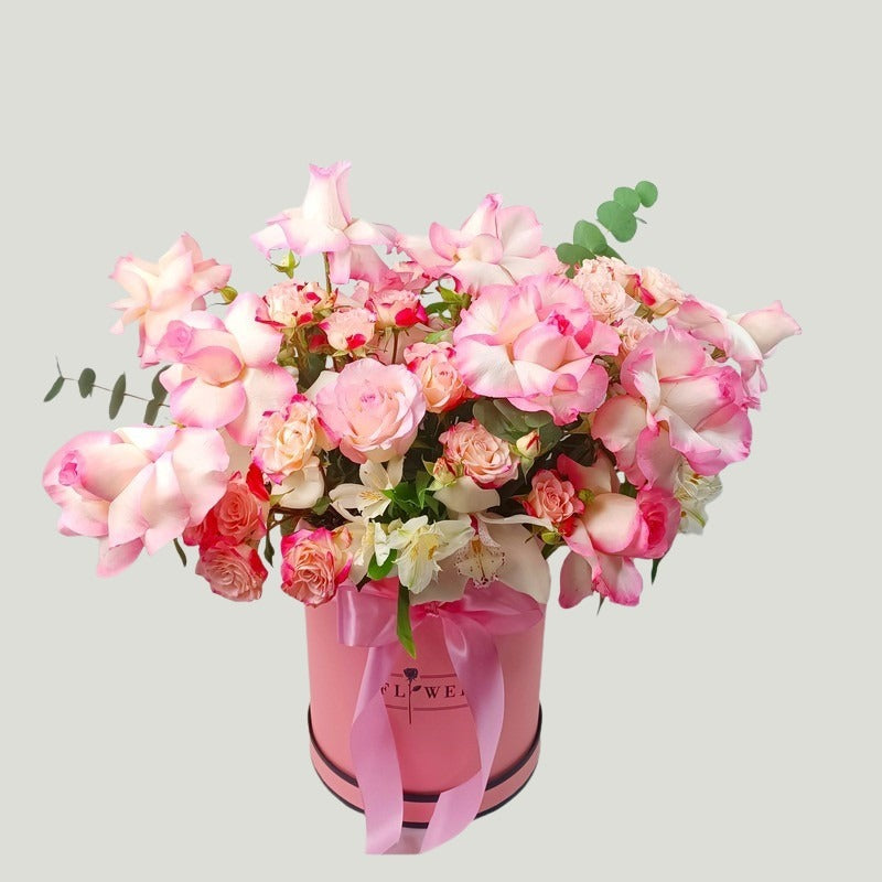 OPEN ROSES IN BOX