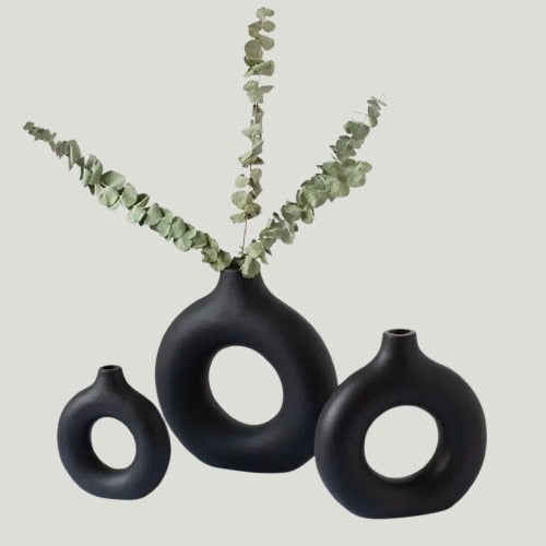 BLACK DONUT FLOWER VASE
