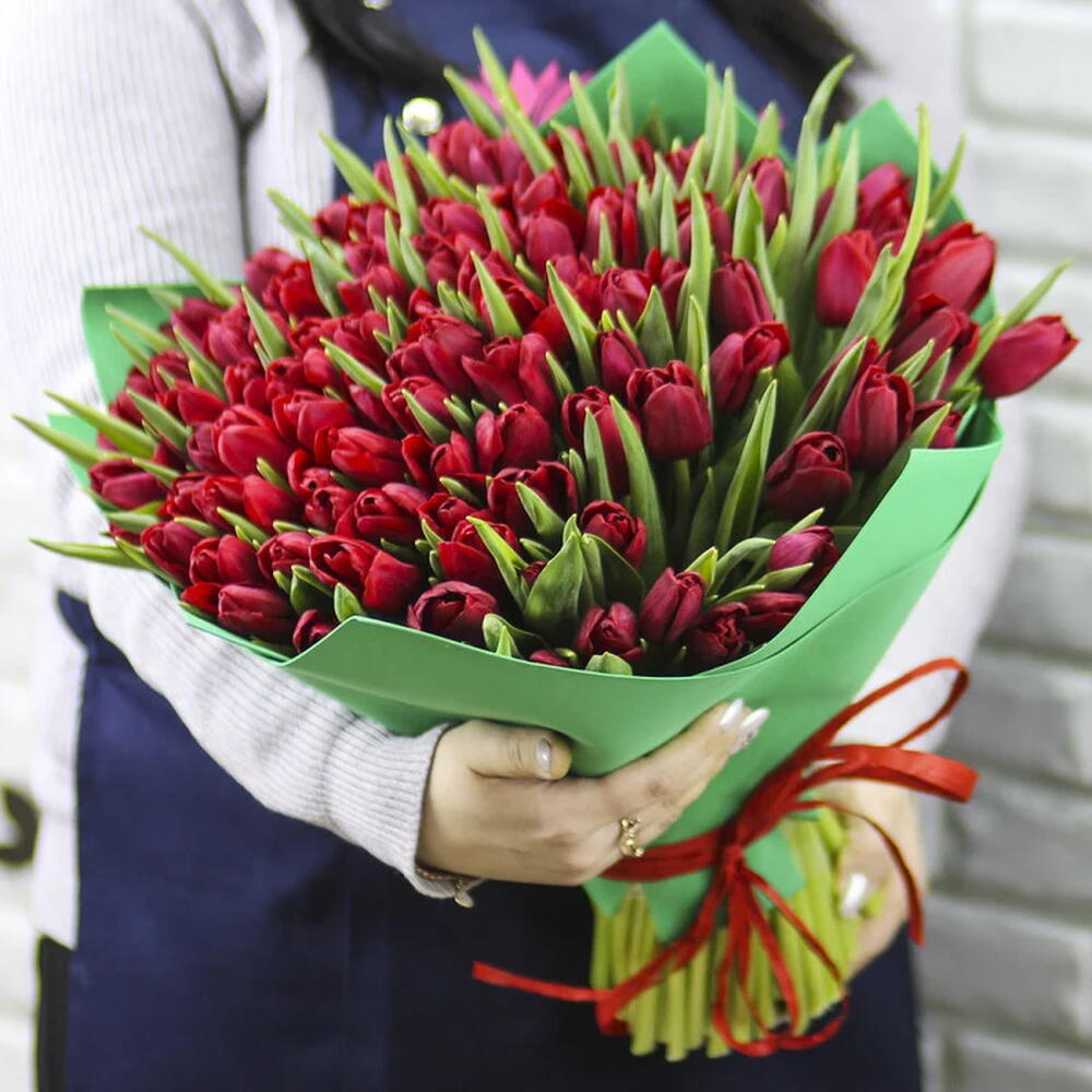 Red 1001Tulips Bouquet