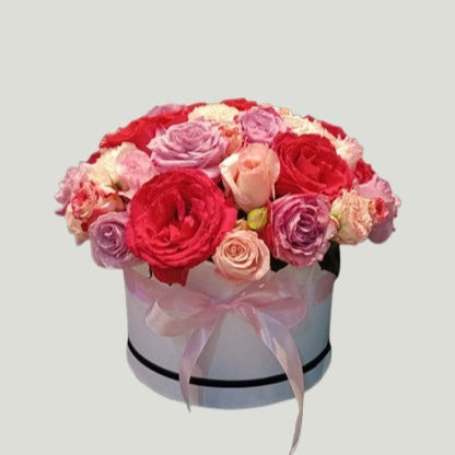 MIX FLOWERS IN WHITE BOX