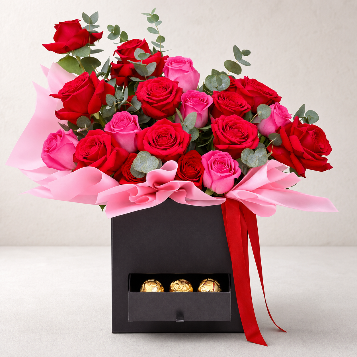 19 Roses In Black Box