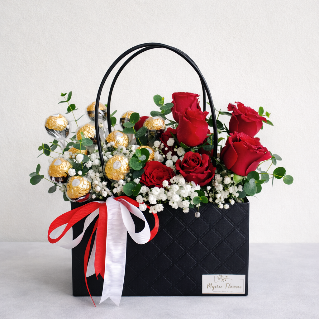 Red Roses Bag With Ferrero