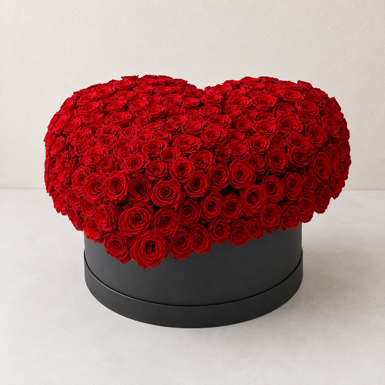 301 LUXURY RED ROSES HEART