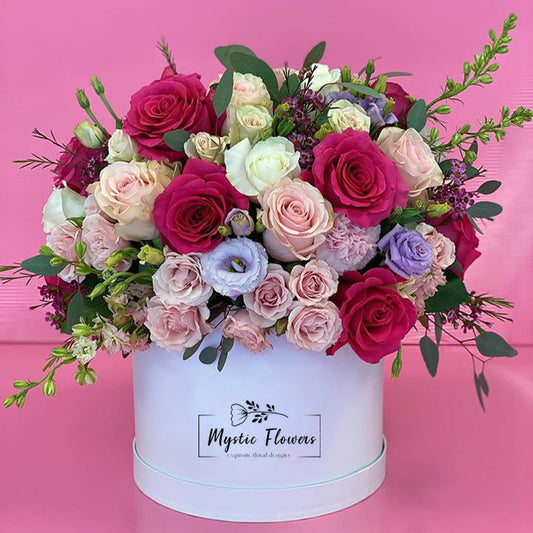 MIX FLOWERS IN WHITE BOX